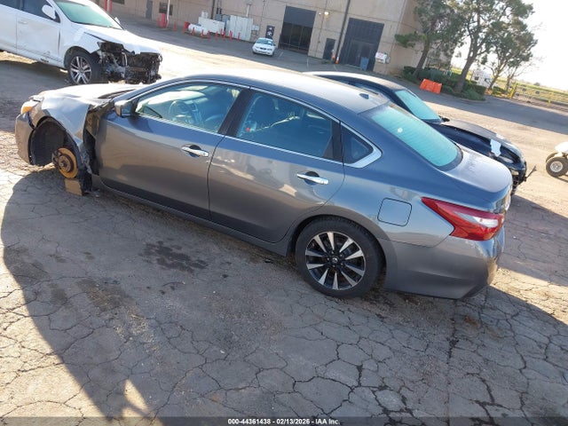 1N4AL3AP0JC197055 Nissan Altima 2.5 Sv