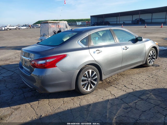 1N4AL3AP0JC197055 Nissan Altima 2.5 Sv