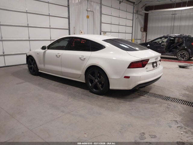 2016 AUDI A7 WAUWGAFC6GN045208 Photo 2