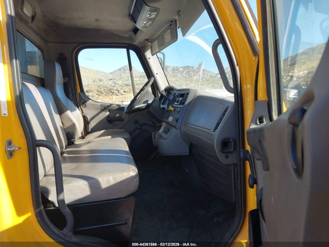 1FVACWDT6GHGY6695 Freightliner M2 106 Medium Duty