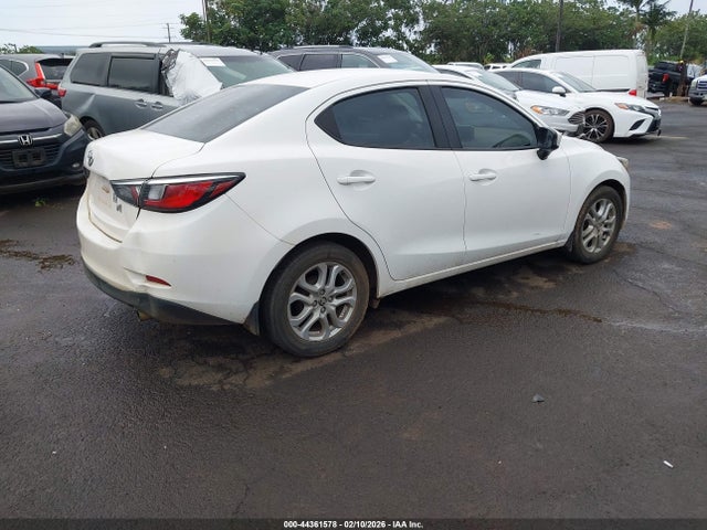 3MYDLBYV6HY155188 Toyota YARIS IA