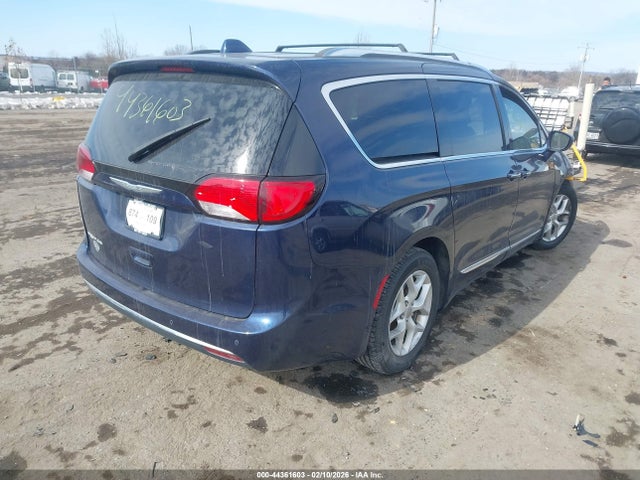 Продажа на аукционе авто 2018 Chrysler Pacifica Touring L Plus, vin: 2C4RC1EG9JR107906, номер лота: 44361603