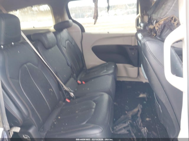 Продажа на аукционе авто 2018 Chrysler Pacifica Touring L Plus, vin: 2C4RC1EG9JR107906, номер лота: 44361603