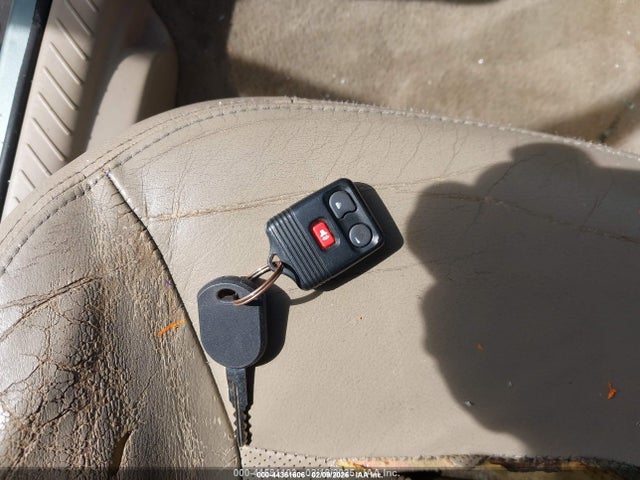 44361606 :رقم المزاد ، 1FMYU04116KC05216 vin ، 2006 Ford Escape Limited مزاد بيع