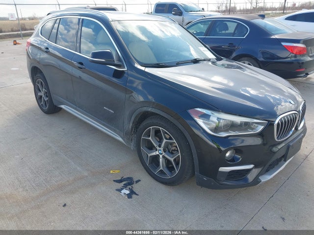 2016 BMW X1 WBXHT3C37GP881835 Photo 0