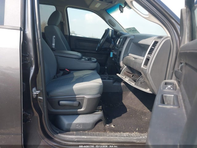 Продажа на аукционе авто 2017 Ram 2500 Tradesman  4x4 6'4 Box, vin: 3C6UR5CL9HG740493, номер лота: 44361705