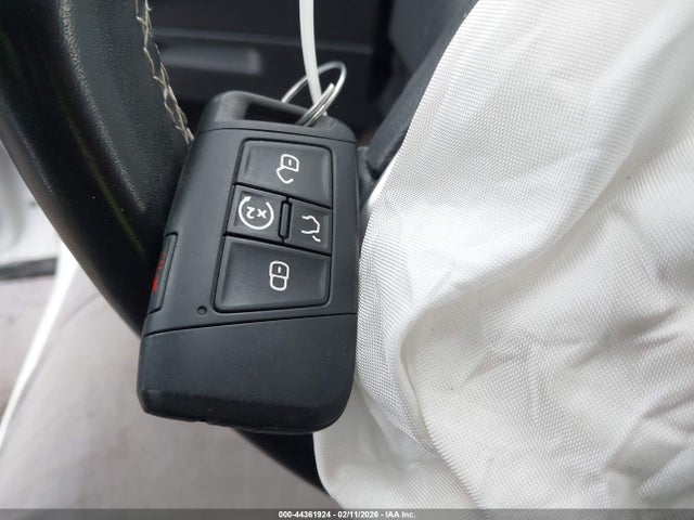 2022 VOLKSWAGEN TIGUAN 3VV2B7AXXNM015618 Photo 10