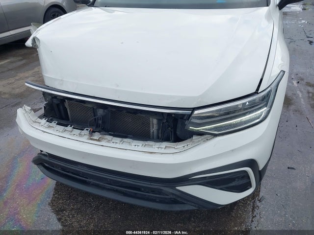 2022 Volkswagen Tiguan 2.0t Se მანქანა იყიდება აუქციონზე, vin: 3VV2B7AXXNM015618, აუქციონის ნომერი: 44361924