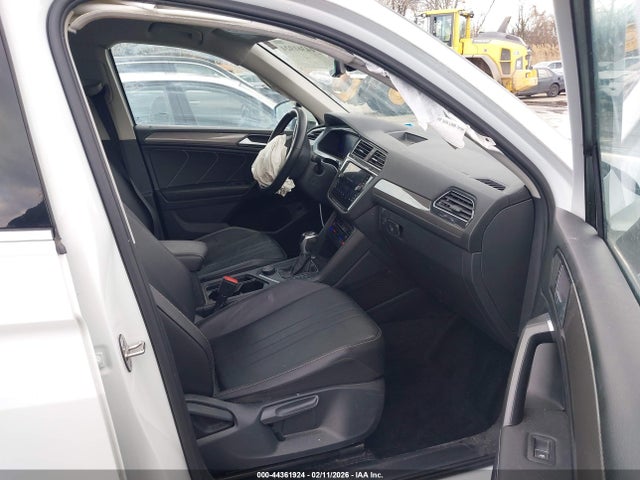 2022 VOLKSWAGEN TIGUAN 3VV2B7AXXNM015618 Photo 4