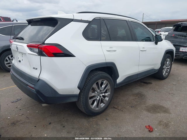 2020 TOYOTA RAV4 2T3C1RFVXLW073331 Photo 3