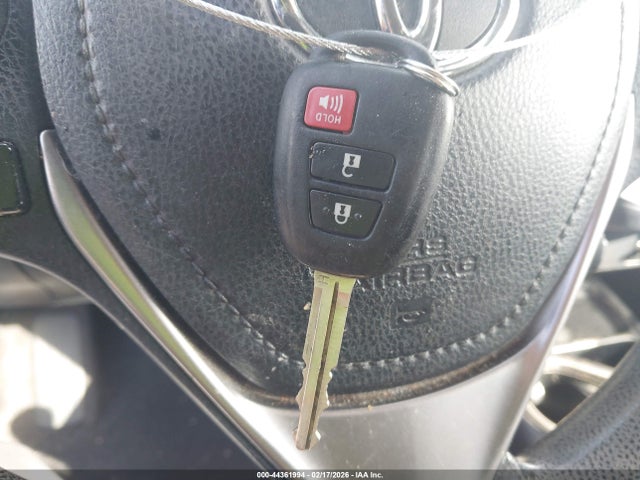 2018 TOYOTA RAV4 JTMBFREV5JJ227549 Photo 10