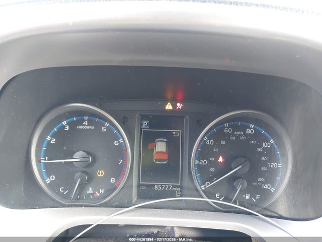 2018 TOYOTA RAV4 JTMBFREV5JJ227549 Photo 6
