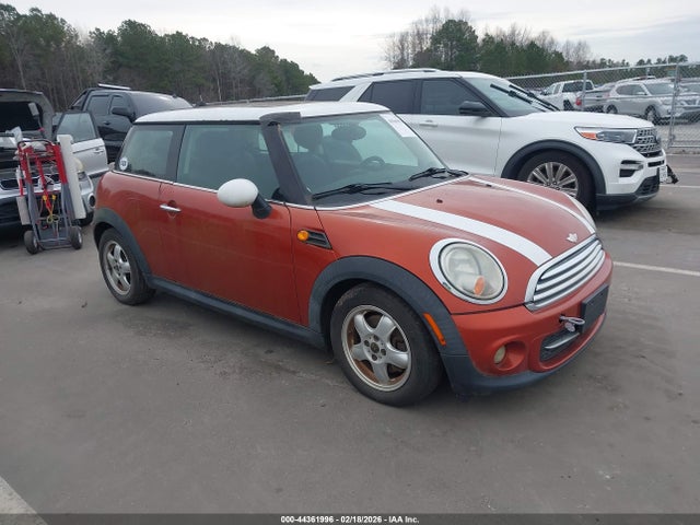 2011 MINI COOPER WMWSU3C52BT184118