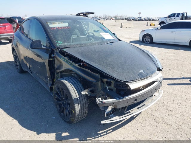 2023 TESLA MODEL Y 7SAYGDEE0PA178013 Photo 0