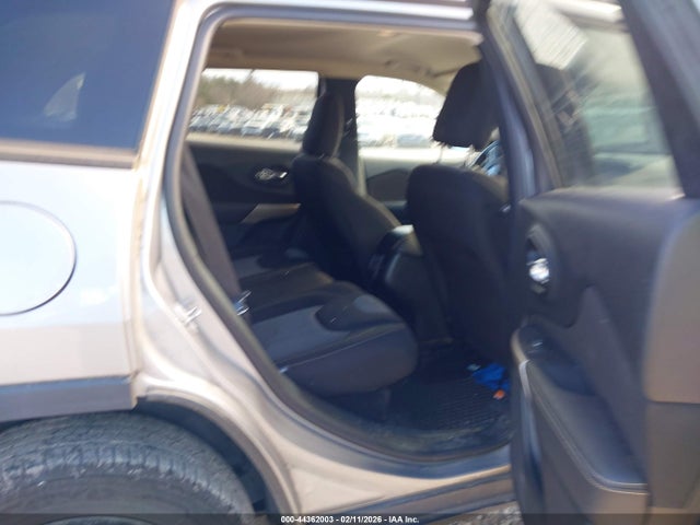 Jeep Cherokee Latitude 4x4 2018 1C4PJMCB1JD512392 Image 8
