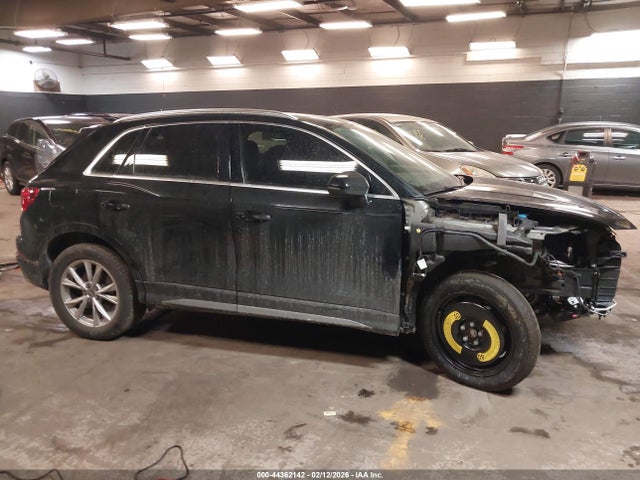 2023 Audi Q3 Premium 45 Tfsi S Line Quattro Tiptronic მანქანა იყიდება აუქციონზე, vin: WA1DECF36P1143104, აუქციონის ნომერი: 44362142