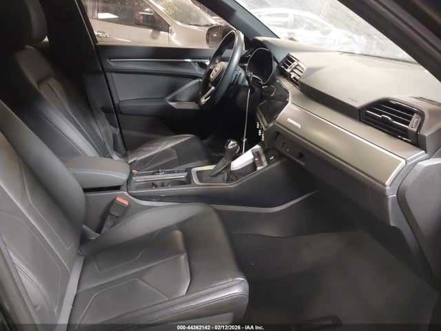 2023 Audi Q3 Premium 45 Tfsi S Line Quattro Tiptronic მანქანა იყიდება აუქციონზე, vin: WA1DECF36P1143104, აუქციონის ნომერი: 44362142