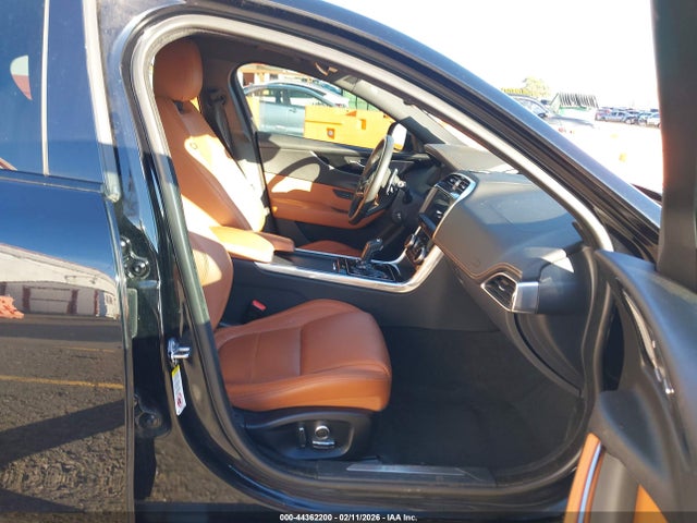 Jaguar Xe R-dynamic S Awd Automatic 2020 SAJAT4GX1LCP61775 Image 5