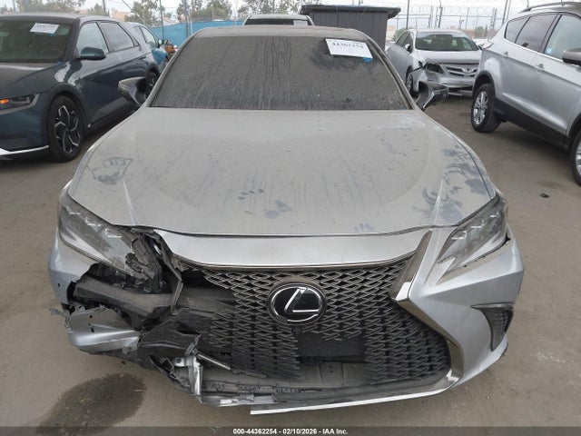 58ABA1C15RU042738 Lexus Es 300h F Sport Handling