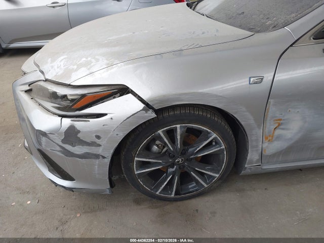 58ABA1C15RU042738 Lexus Es 300h F Sport Handling
