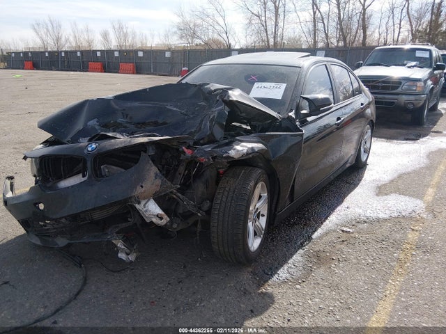 44362255 :رقم المزاد ، WBA3B5G59FNS17237 vin ، 2015 Bmw 328i Xdrive مزاد بيع