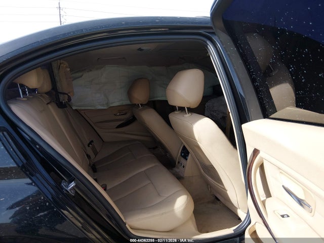 44362255 :رقم المزاد ، WBA3B5G59FNS17237 vin ، 2015 Bmw 328i Xdrive مزاد بيع