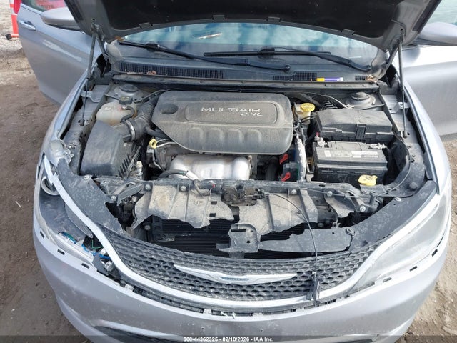 Продажа на аукционе авто 2015 Chrysler 200 C, vin: 1C3CCCCB1FN542727, номер лота: 44362325