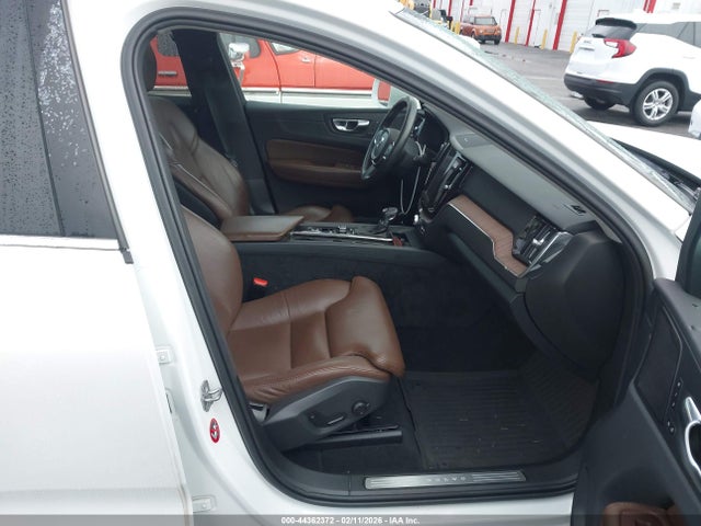 LYV102RK9KB178337 Volvo Xc60 T5 Momentum