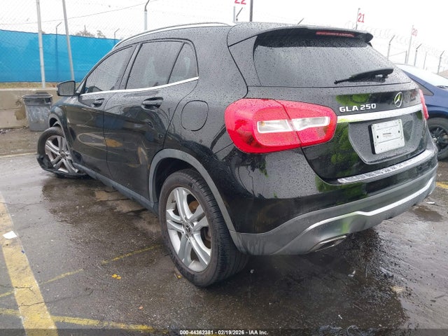 Mercedes-Benz GLA 250 2020 WDCTG4EB7LU021624 Image 3