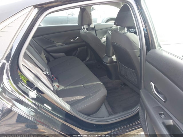 KMHLN4AG9NU338767 Hyundai ELANTRA SEL