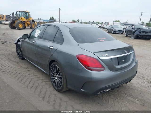 2021 MERCEDES-BENZ C 300 W1KWF8DB9MR634708 Photo 2