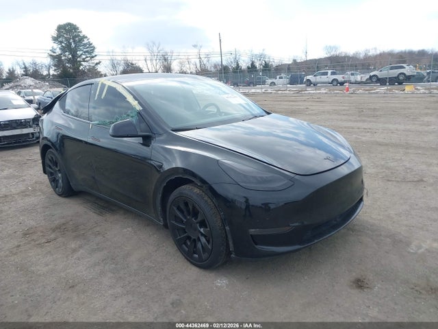 2021 TESLA MODEL Y 5YJYGDEE7MF107970 Photo 0