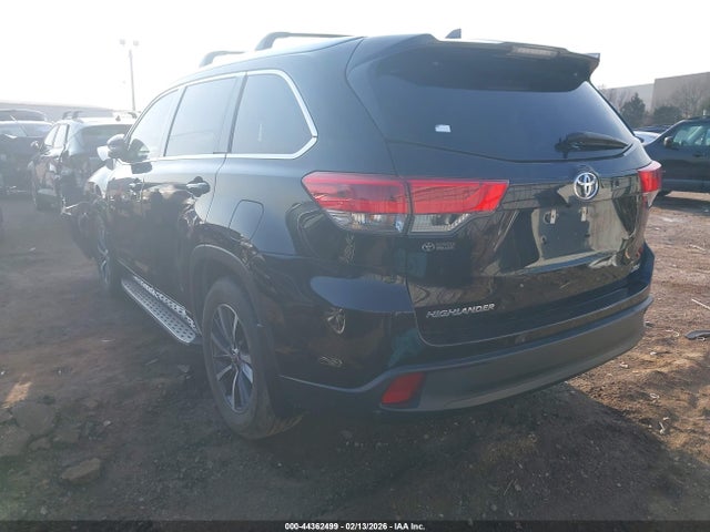 2017 TOYOTA HIGHLANDER 5TDKZRFH0HS522197 Photo 2