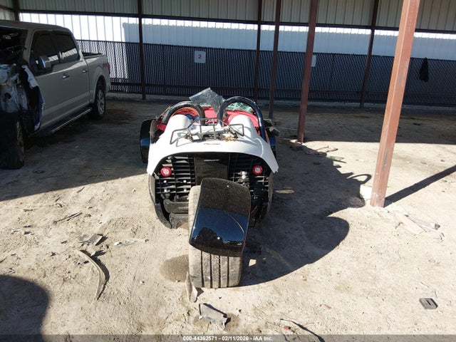 7KGTC2C4XRR005730 Vanderhall Carmel