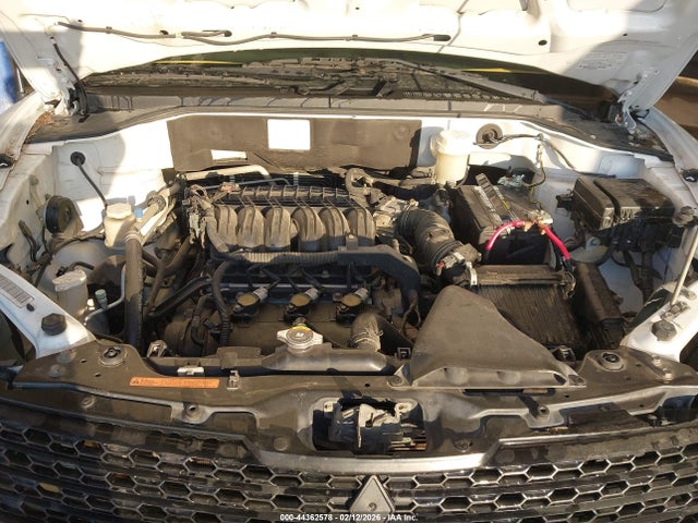 2011 MITSUBISHI ENDEAVOR 4A4JN2AS6BE032239 Photo 9