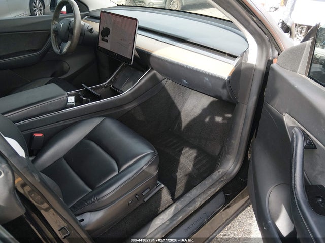 2020 TESLA MODEL Y 5YJYGDEE6LF054872 Photo 4