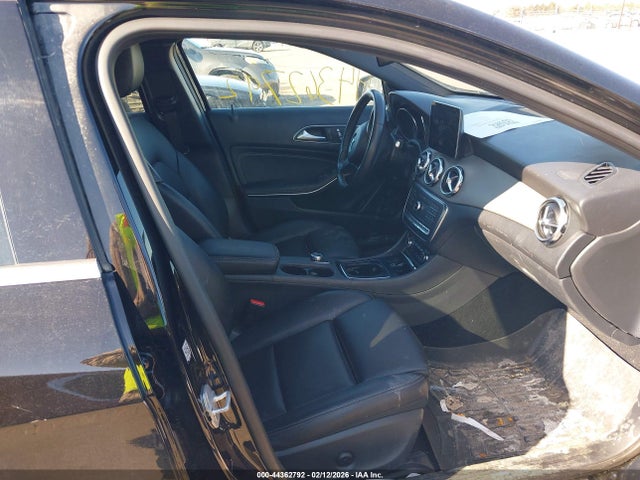 WDCTG4GB7JJ455702 Mercedes-Benz Gla 250 4matic