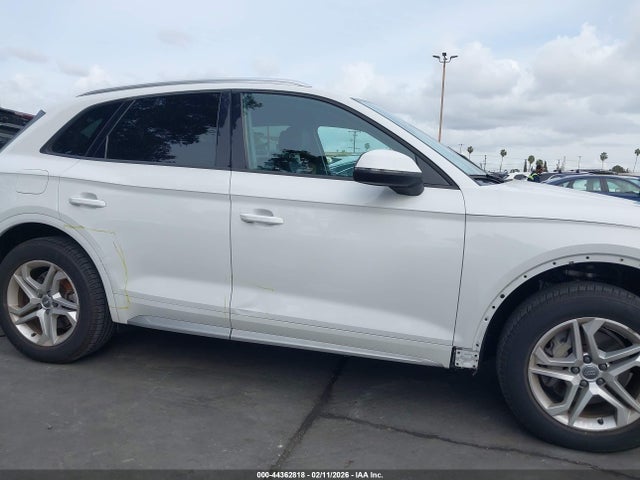 WA1ANAFY0J2135293 Audi Q5 2.0t Premium/2.0t Tech Premium