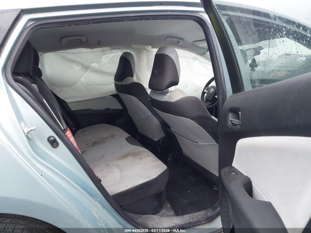 JTDKBRFU6G3522609 Toyota Prius Two