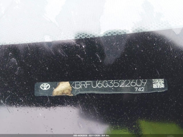 JTDKBRFU6G3522609 Toyota Prius Two