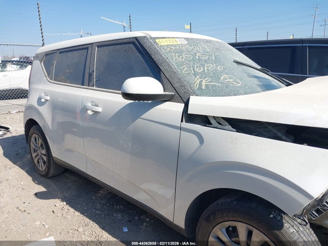 KIA SOUL LX 2021 KNDJ23AU2M7765757 Image 13