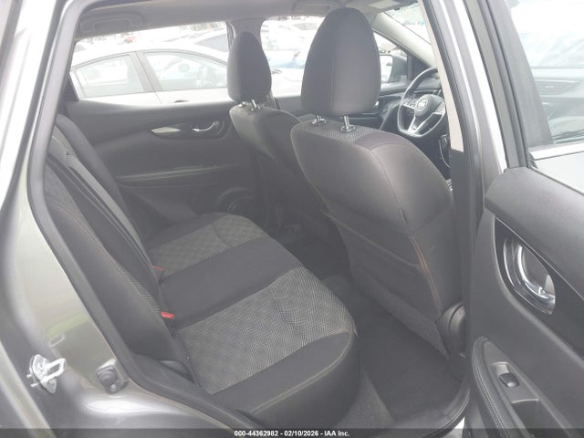 JN1BJ1CP9HW033790 Nissan Rogue Sport Sv