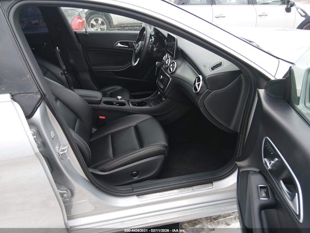 Продаж на аукціоні авто 2017 Mercedes-benz Cla 250 4matic, vin: WDDSJ4GB5HN414271, номер лоту: 44363031