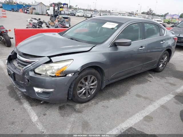 Nissan Altima 2.5 S 2015 1N4AL3AP2FC452733 Image 2