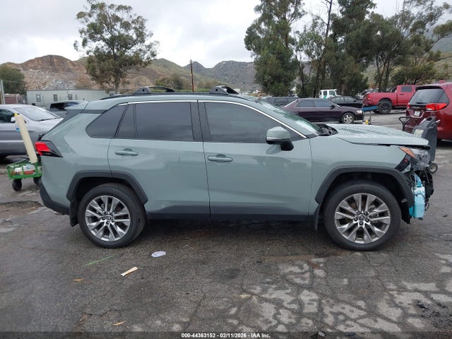 Toyota Rav4 Xle Premium 2022 2T3C1RFV2NW231857 Image 13