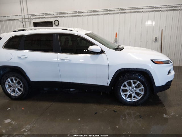 1C4PJMCS6HW570576 Jeep Cherokee Latitude 4x4