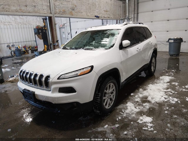 1C4PJMCS6HW570576 Jeep Cherokee Latitude 4x4