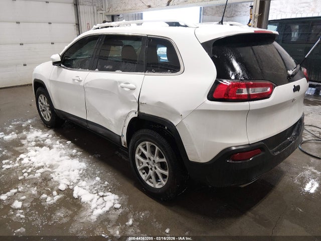 1C4PJMCS6HW570576 Jeep Cherokee Latitude 4x4