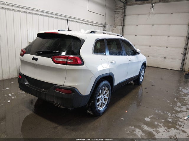 1C4PJMCS6HW570576 Jeep Cherokee Latitude 4x4