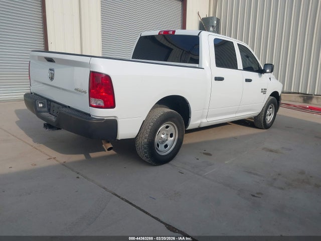 3C6RR7KG1LG144227 RAM 1500 Classic Tradesman 4x4 5&#039;7 Box